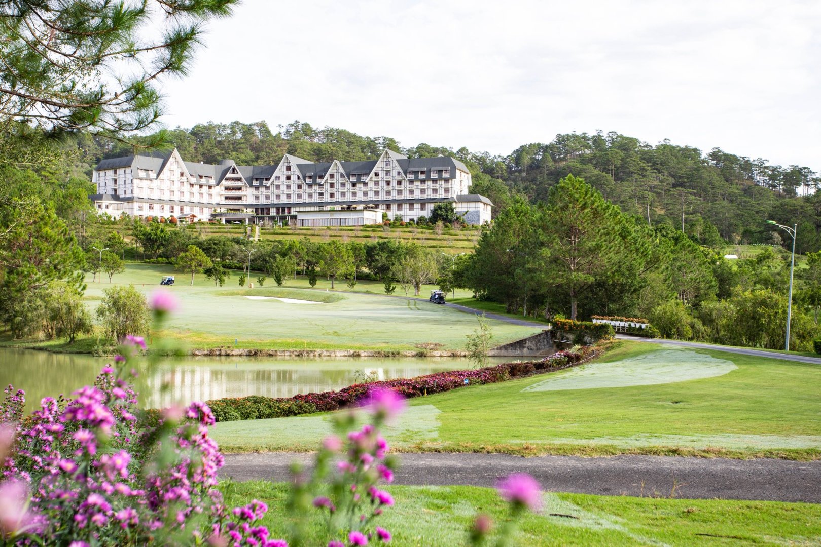 SAM Tuyen Lam Golf Club