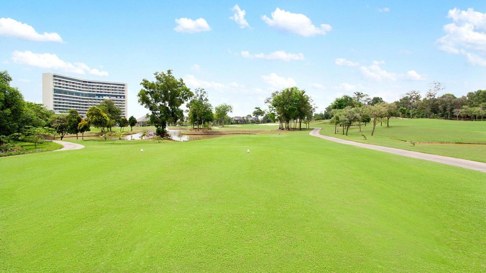 Padang Golf Sukajadi
