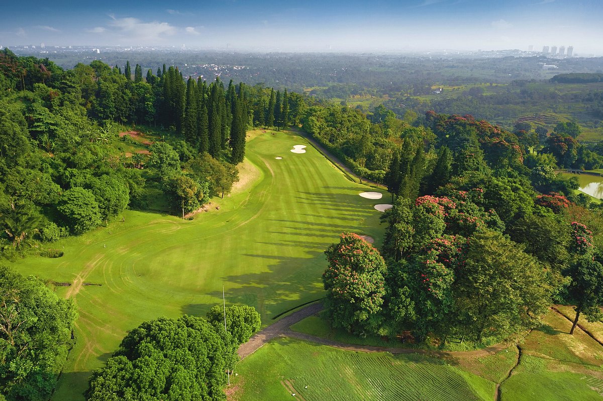Gunung Geulis Country Club