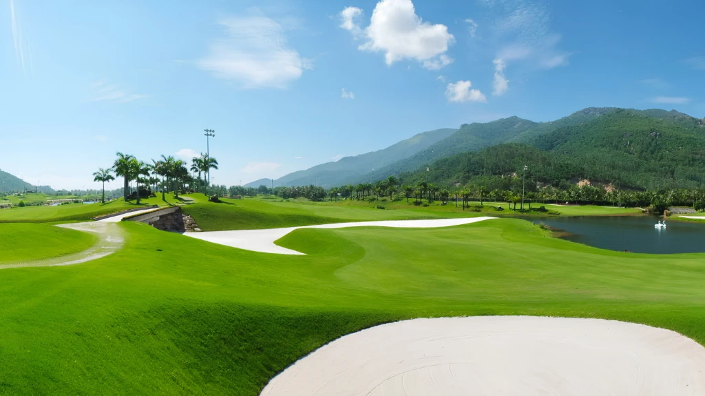 Diamond Bay Golf & Villas